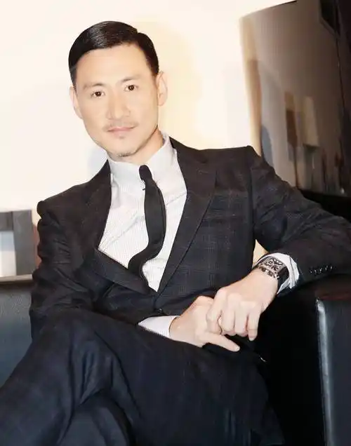 原创60岁张学友近状曝光身材消瘦引网友担心穿着朴素接地气