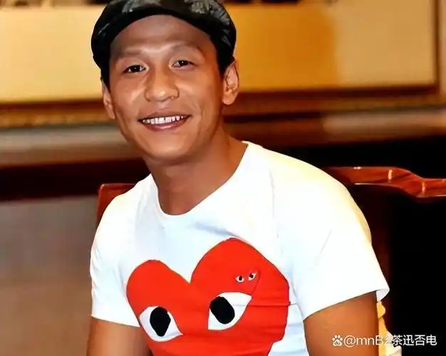 宋小宝成名后抛弃糟糠之妻,转身娶年轻粉丝,网友直呼不地道