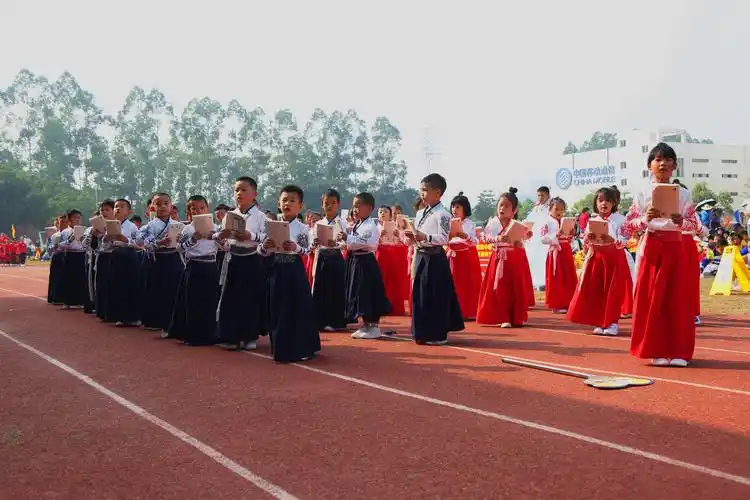 礼赞新中国 奋进新时代 ——记东区远洋学校(小学部)第三届学生运动会