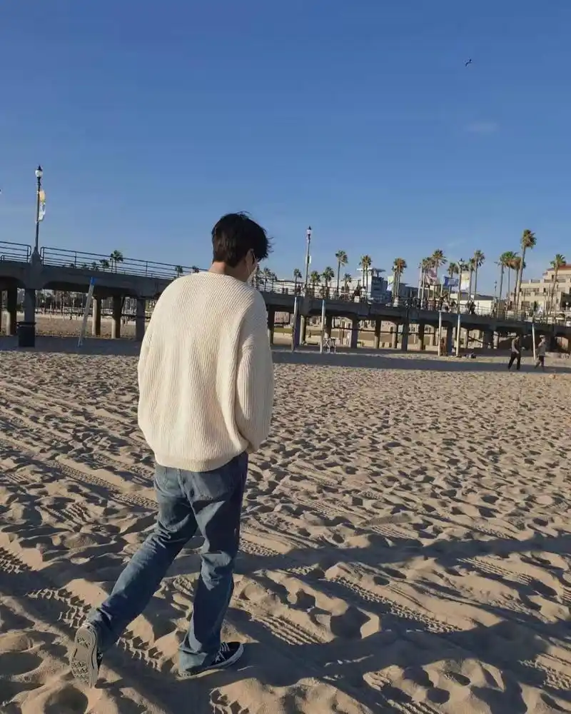 李敏镐那些超适合做手机壁纸的生活照 你的十月壁纸已送达～ 偏爱