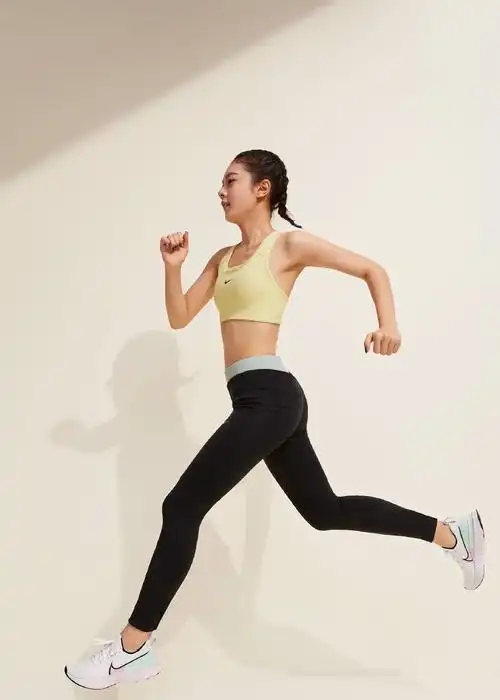 赵今麦身穿运动内衣变运动女达人