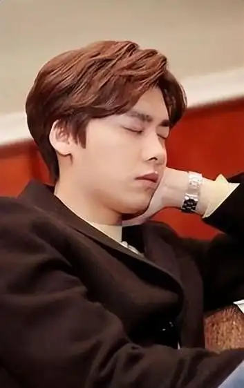 针对近期有关李易峰在公开宣传活动中对李沁行为不当的指控,此事无疑