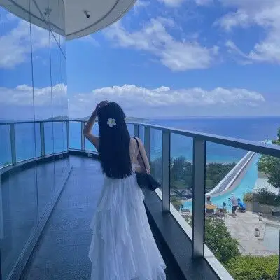 背影女生头像 by: 拟黎