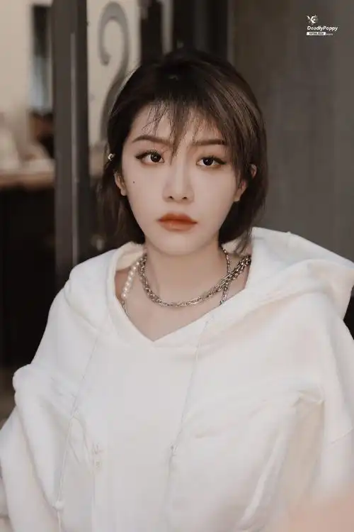 喻言身材 喻言直拍 喻言发色 喻言短发 .