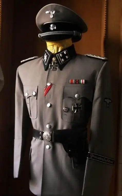 台军刊登台学生纳粹军装合影 遭以色列代表抗议