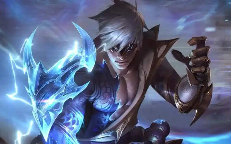 发现盲僧神龙尊者这个皮肤在河道脚下有闪电