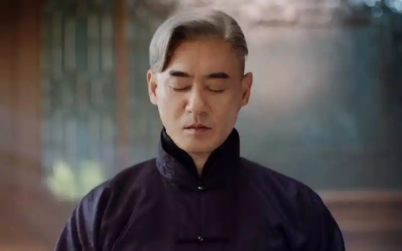 【修庆‖徐伯钧】什么纸醉金迷?我只喜欢那跪在佛龛前一抹虔诚的白.