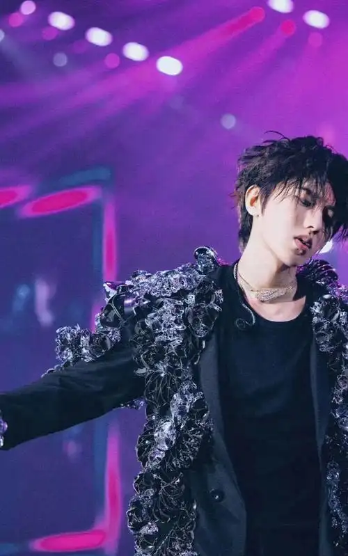 蔡徐坤刘雨昕沈月王敬轩赵丽颖王楚然