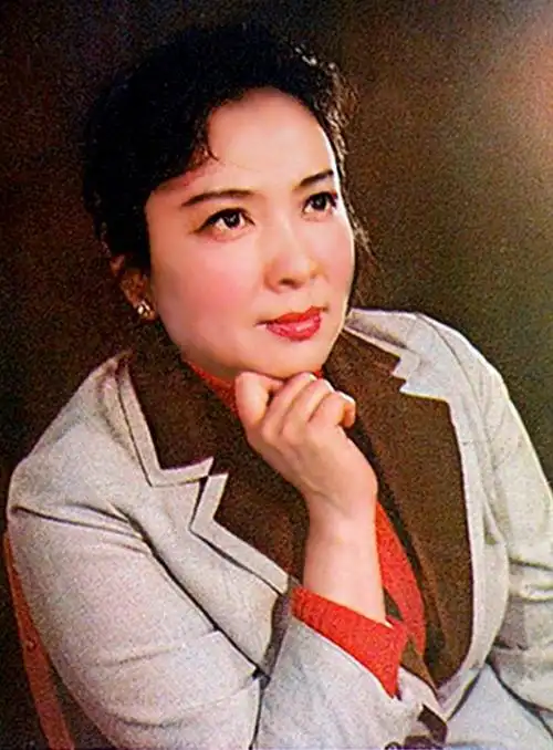 60年代女星谢芳:饰演"林道静"成名,和丈夫相守65年,晚年幸福