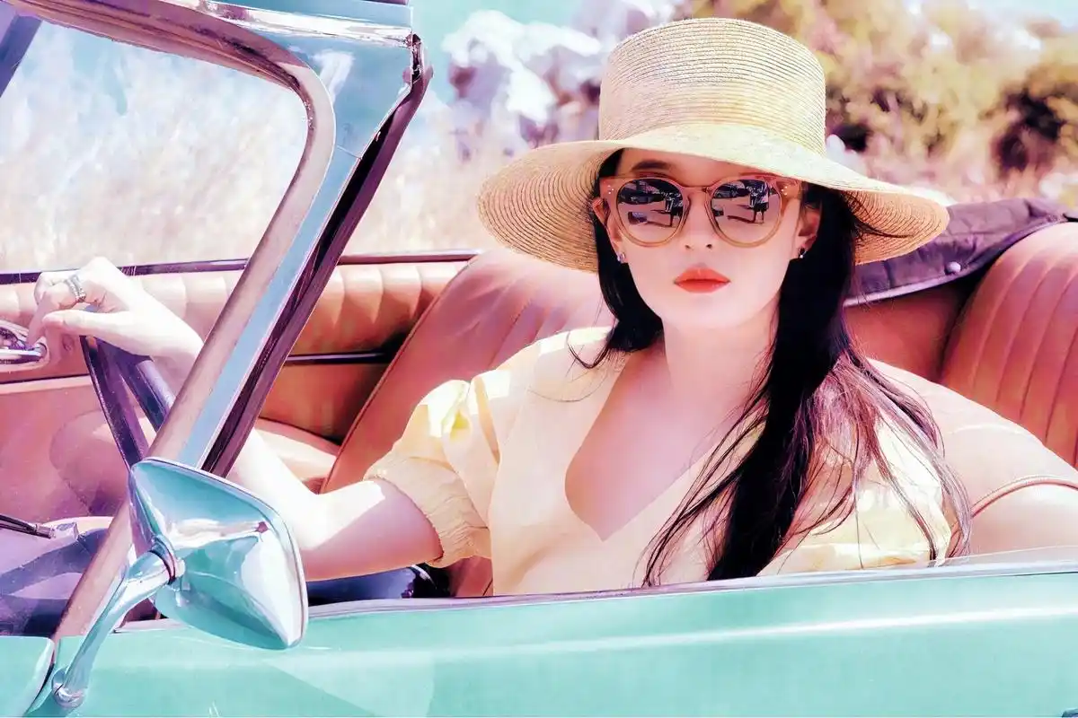 刘亦菲  Ⅰ  早期背景图 壁纸(2)茜茜公主 复古风 一袭黄色连衣裙搭配