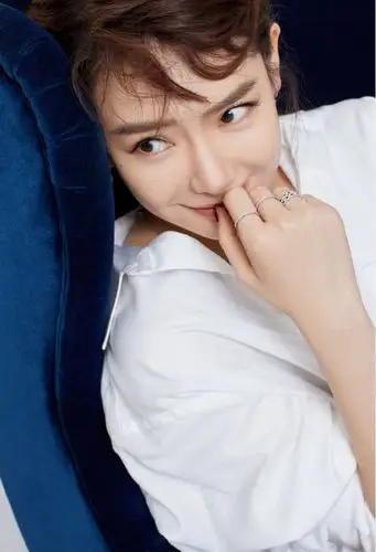 戚薇晒美照 个性迷人的脸颊痣为颜值加分不 - 简书