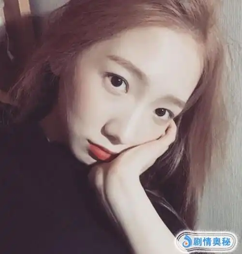 有种证件照叫孟美岐擦掉口红眼影之后网友我心动了