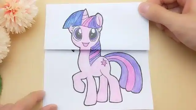 小马宝莉紫悦搞笑卡通画,打开变异还会可爱吗?用趣味漫画告诉你