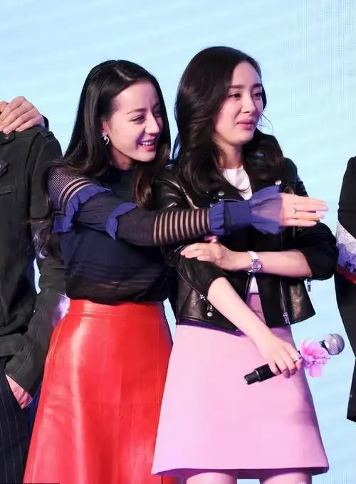 迪丽热巴连续10年给杨幂庆生离巢不影响关系白浅凤九真甜