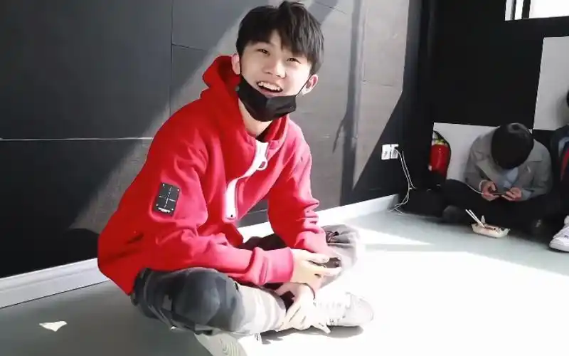 【马嘉祺】早期乖乖穿秋裤的可爱小茄