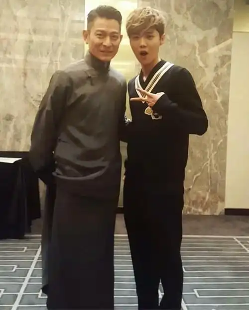 鹿晗身高真有178?看他跟刘德华,关晓彤等明星的合照就懂了