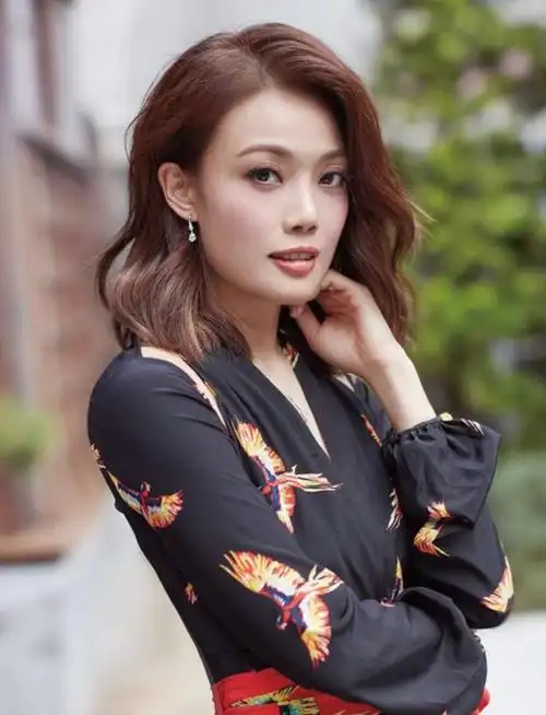 年龄越大却变得越惊艳,容祖儿的"颜值进化路",普通女人也能学