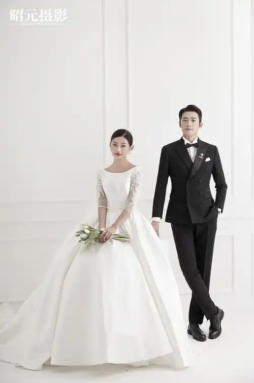 郑州婚纱摄影排名前十,永不过时的珠光系列婚纱照