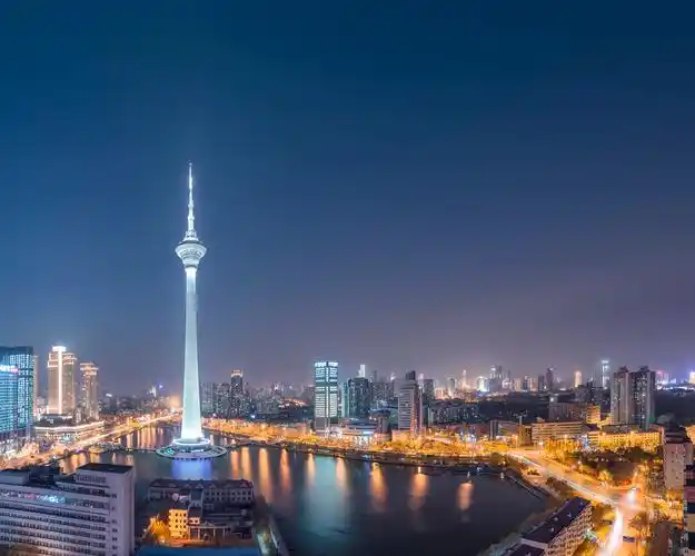 夜色下的天津电视塔