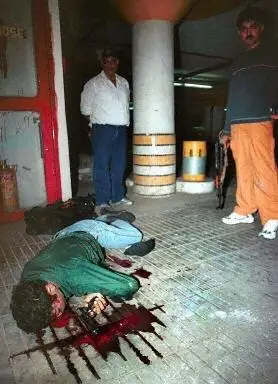 图文:印度警方在新德里闹市区击毙两名恐怖分子