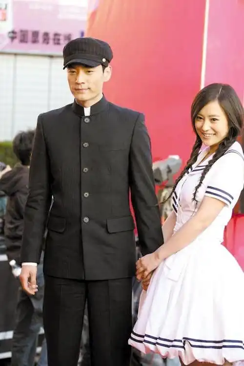 郝蕾两次婚姻两次离婚独自抚养双胞胎男孩现在怎么样了