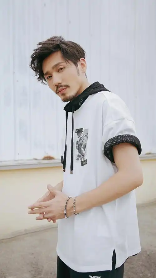 帅气小鲜肉白宇