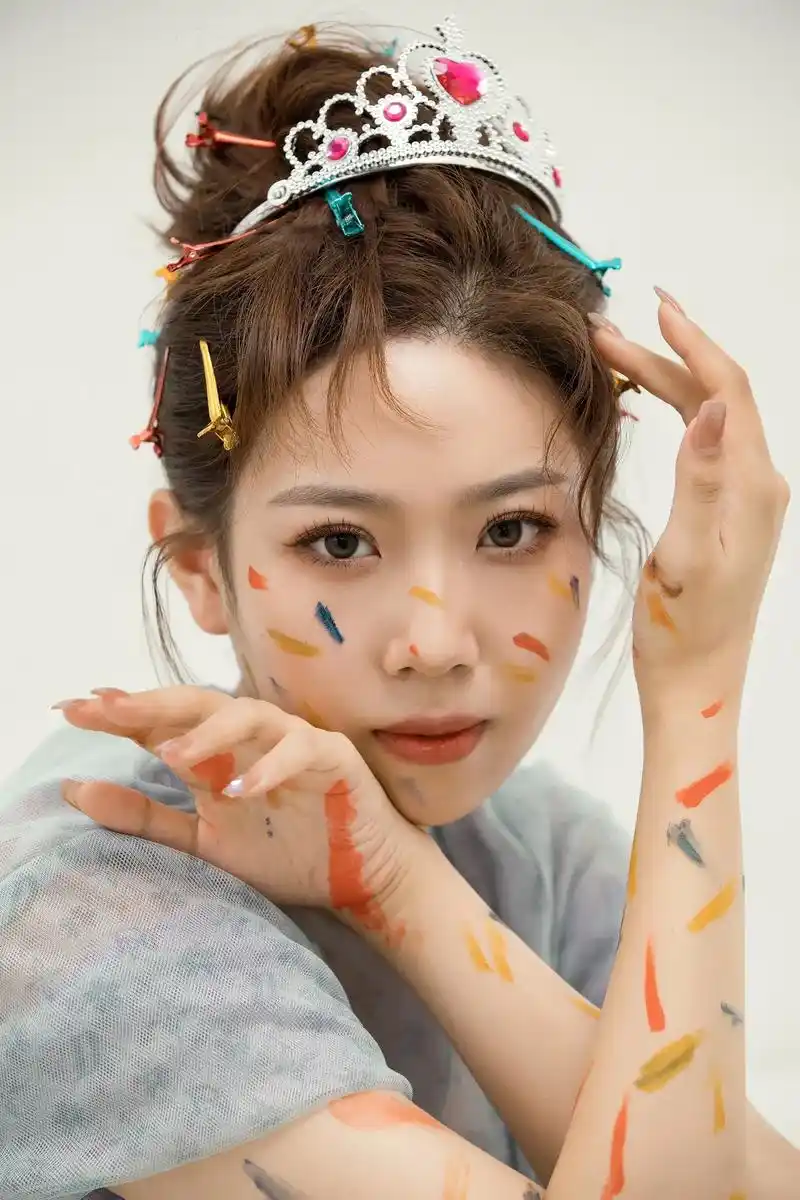 创意彩绘造型 放飞自我的涂鸦少女#涂鸦写真 #个人写真 #泰 - 抖音