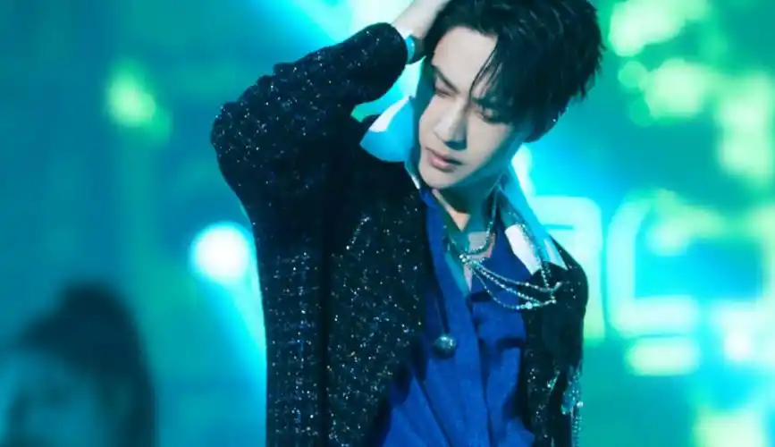 王一博《无感》绿海《2021年717乐华家族演唱会》