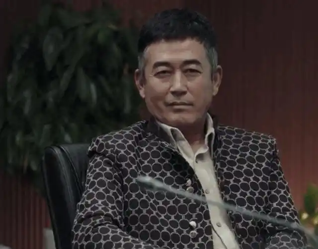 觉得背后有点发凉,那一定是在剧中饰演反派"高明远"的老戏骨王志飞无