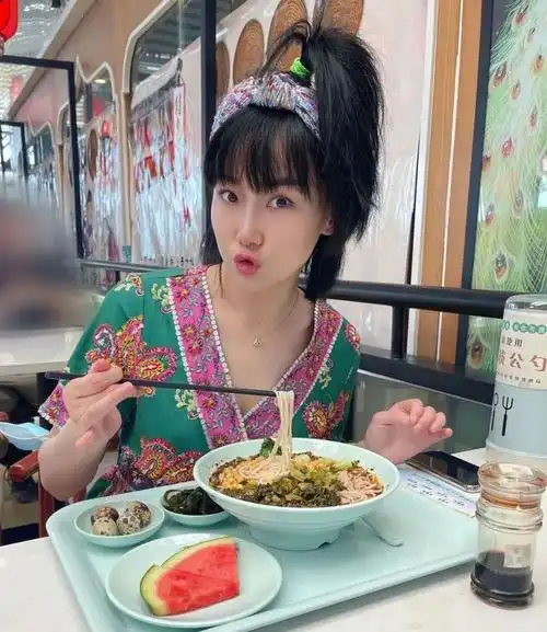 这两人啥时候好上的?|黄龄|许嵩|常石磊|刘美麟|歌曲_网易订阅