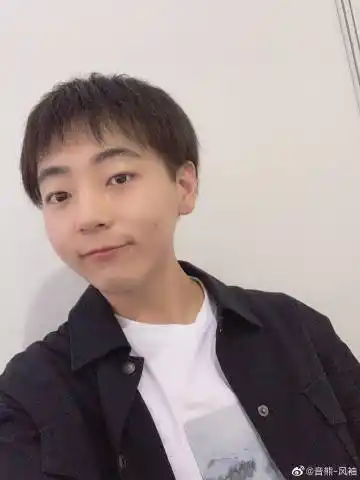 回复@谢添天:我不会[跪了]//@谢添天:你来脱. 来自音熊-风袖 - 微博