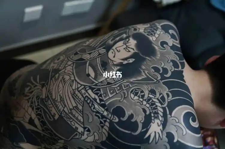 满背老传统云龙九丸