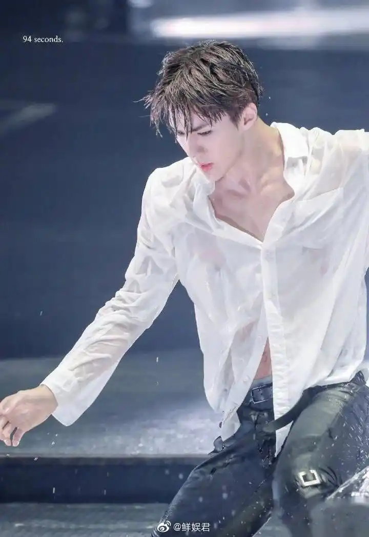 最理想的身材大赛,必须提名吴世勋,这身材管理也太好了吧,疯狂舔屏中!