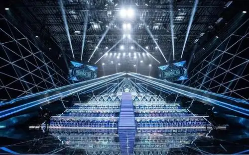 舞台布置在网络上引起了广泛关注日版101的物料就不断被放出从前段