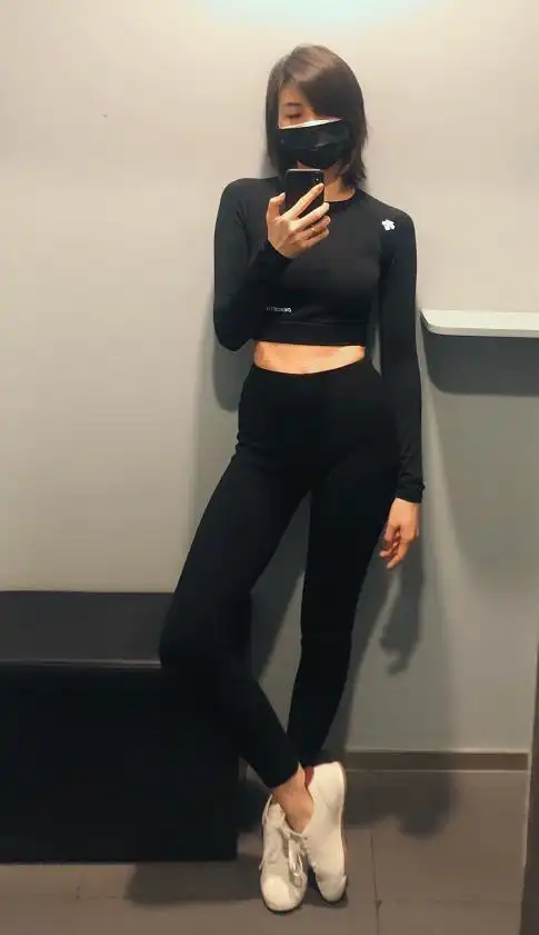 国内首对双胞胎模特,身材均呈"黄金比例",坦言越努力越幸运!