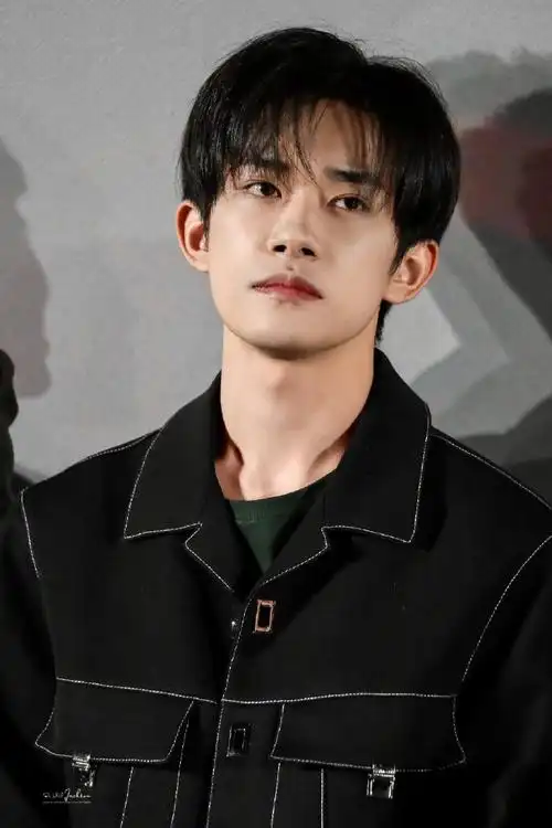 四字 易烊千玺 yyqx 四字弟弟