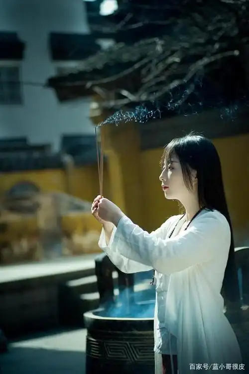 《暂坐》:富婆遭闺蜜设局,被骗千万,贾平凹:糊涂女人最好命!