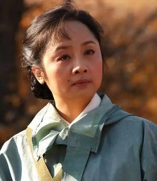 王新军再婚后,和妻子秦海璐风光无限,而前妻唐静呢?_朋友_孩子_生活