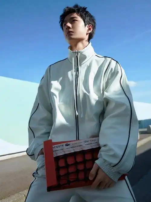 #王一博穿粉##王一博登vogue英国#