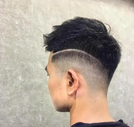 两边铲清短发精神又帅气简单易打理