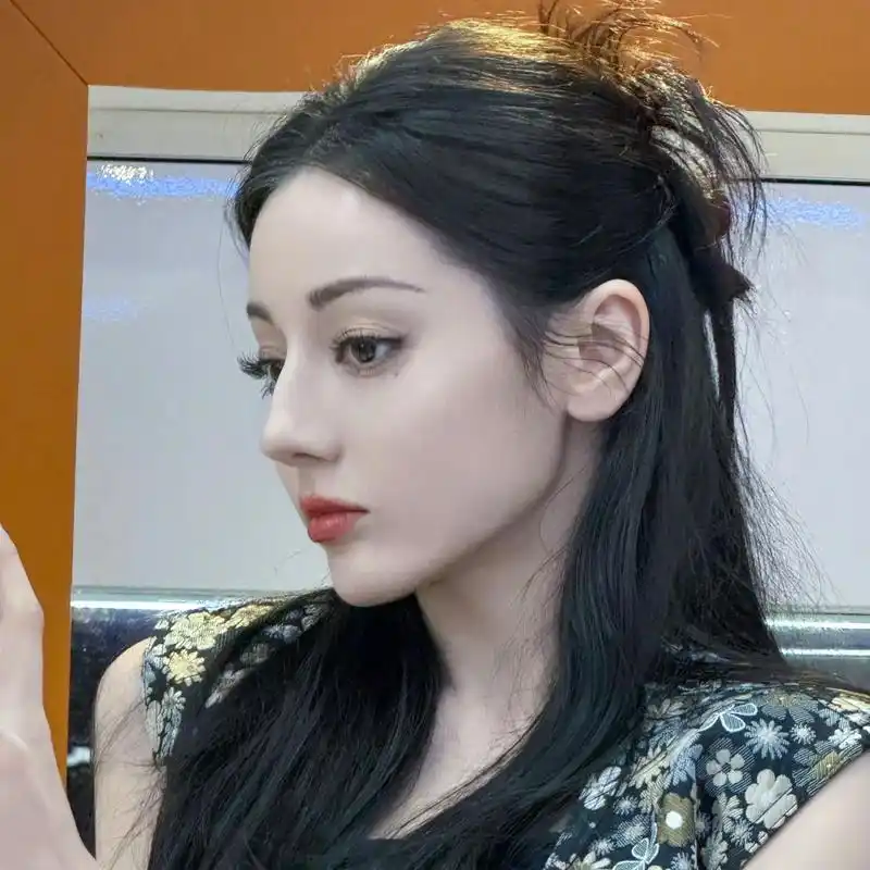 头像 迪丽热巴