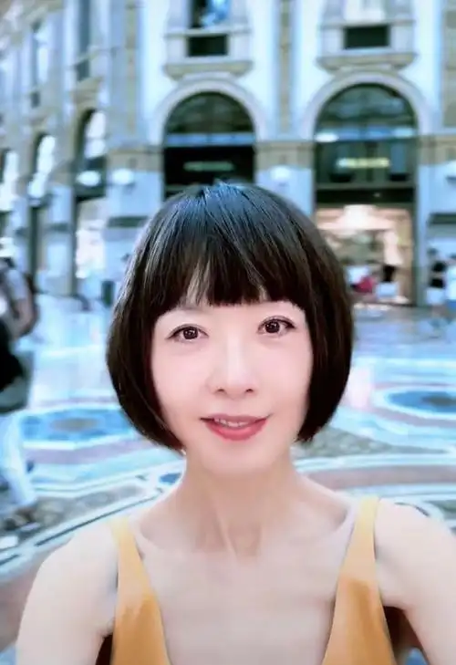 自爆30年不吃主食|发型|脸型|记者|齐刘海|波波头|陈鲁豫|小说家_网易