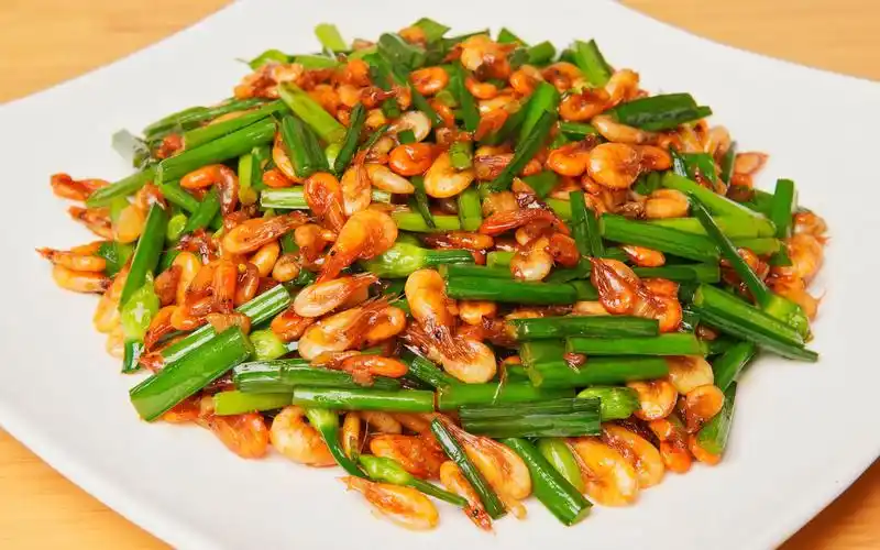 "韭菜花炒河虾",是先放虾还是先放韭菜花?很多人第一步就错了