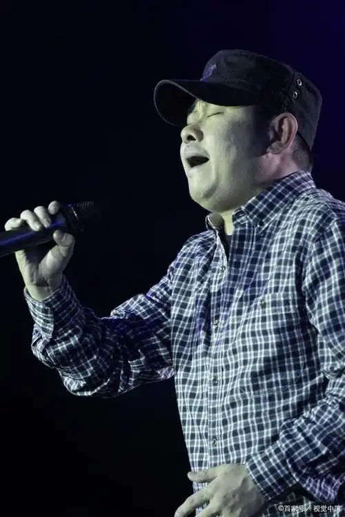 刀郎,原名刘宇,是中国大陆一位著名的民谣歌手.