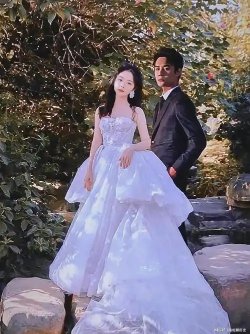 王凯,谭松韵婚纱照来袭!