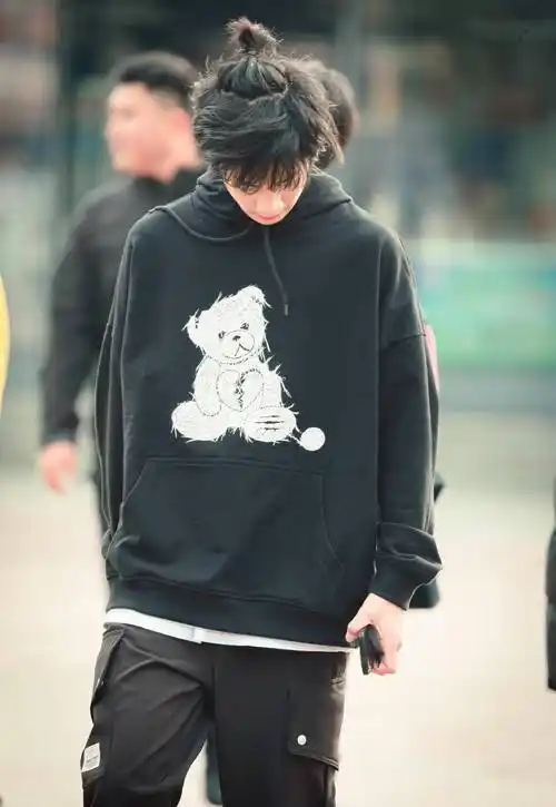 穿搭也是理想型_黑色_感觉_整体