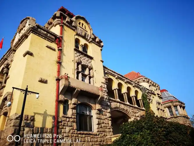 诗般的秋天 写美篇(五) 青岛的秋天,在那精美的建筑里 提起青岛的建筑