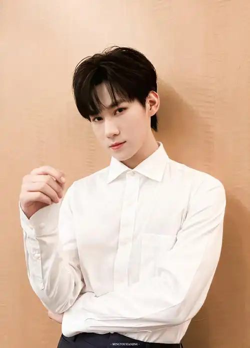 张真源理肤泉品牌青春代言人##张真源 荷尔蒙引爆点