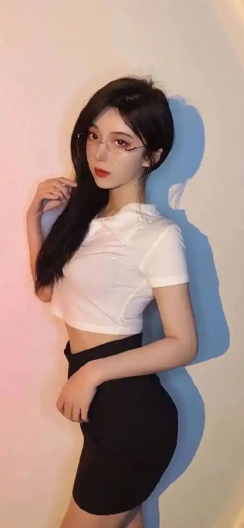 手机美女壁纸230505_素材_版权_明星