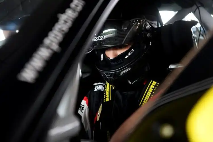 吴亦凡赛车手造型写真图片